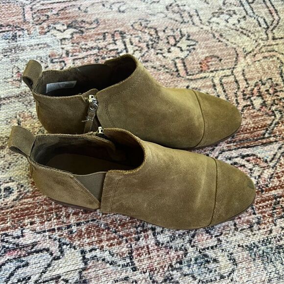 Toms Reese Olive Green Suede Ankle Boots Side Zipper Size 8.5 - Picture 2 of 12